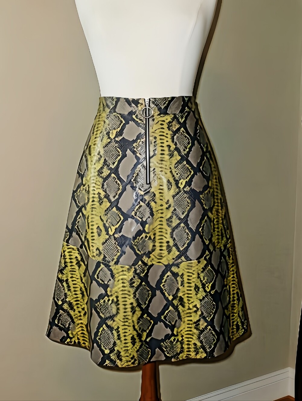 💛🩶🖤 2018 Viral ZARA Midi-Length Snakeskin Skirt (Size Small)